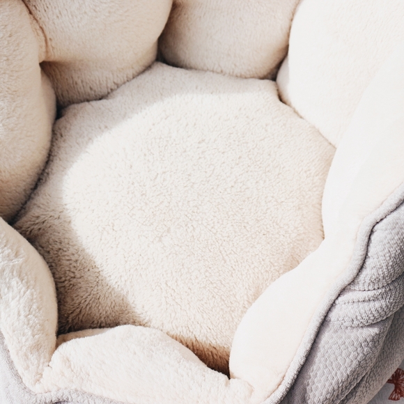 Beautiful Grey Dog Bed Like New - Picture 4 of 5